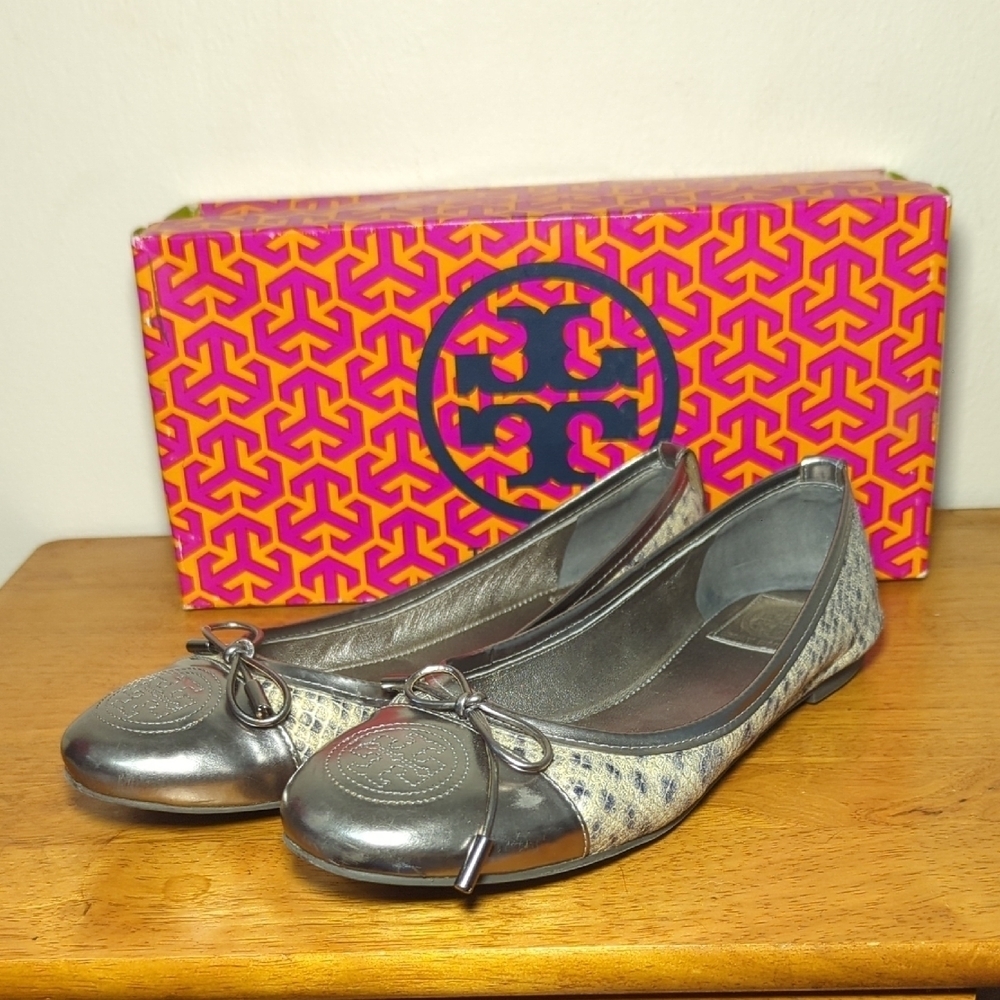 Tory Burch Verbena Metallic Lux Snakeprint Flats with Bow Box Included Size 8.5